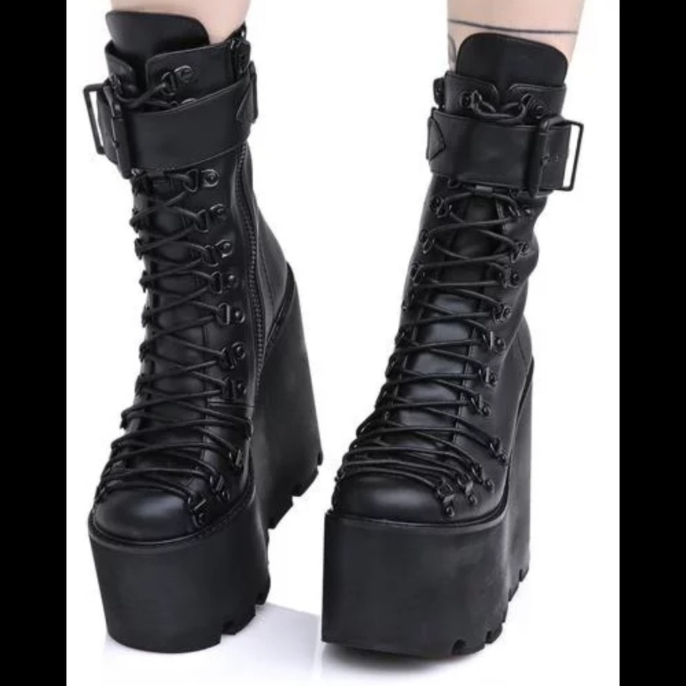 Platform boots